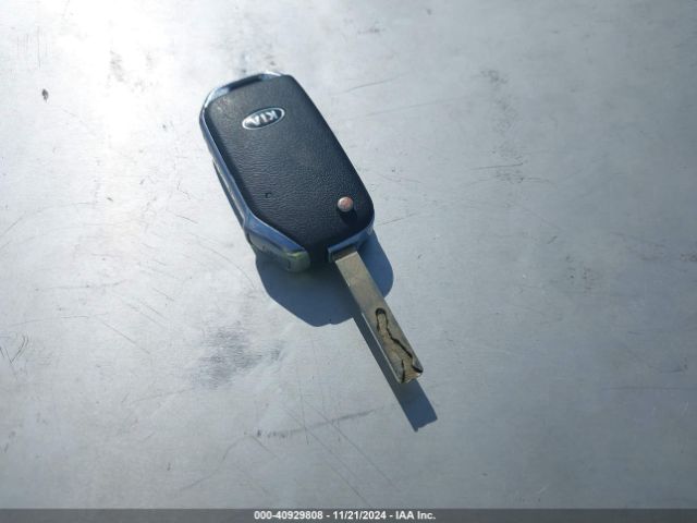 KNDJ23AU6L7023067 KIA SOUL LX