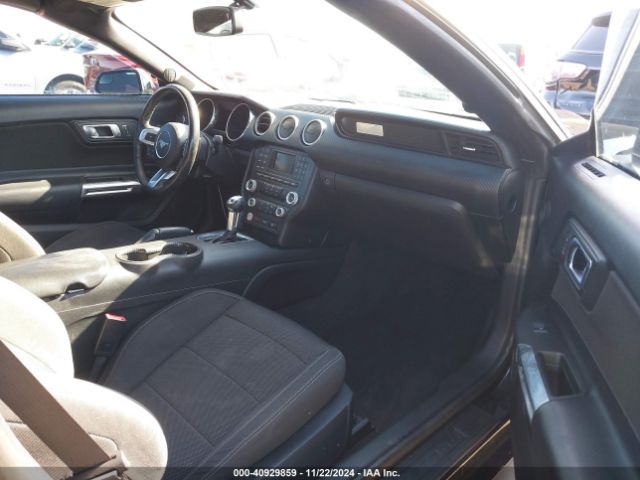 1FATP8EM2G5273995 Ford Mustang V6