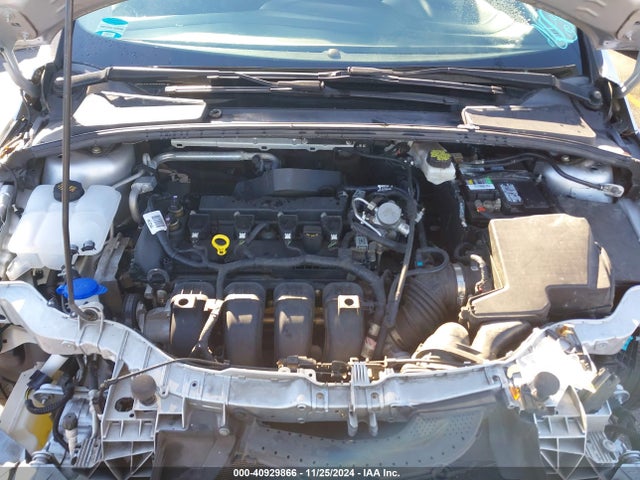 Ford FOCUS SE 2017 1FADP3F28HL345669 Image 10