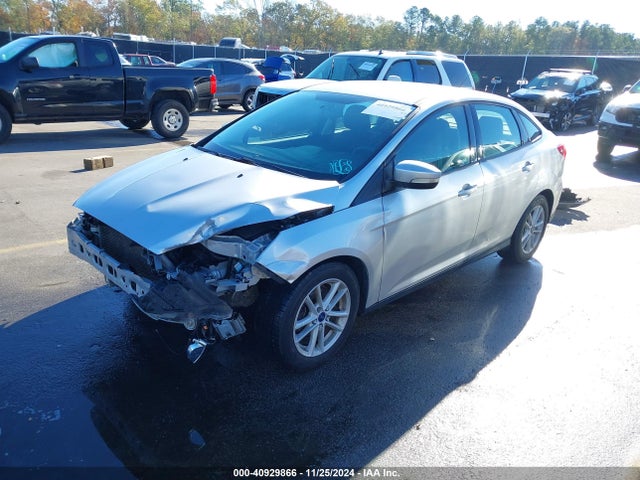 Ford FOCUS SE 2017 1FADP3F28HL345669 Image 2