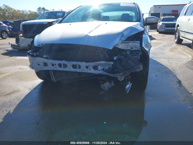 Ford FOCUS SE 2017 1FADP3F28HL345669 Image 6