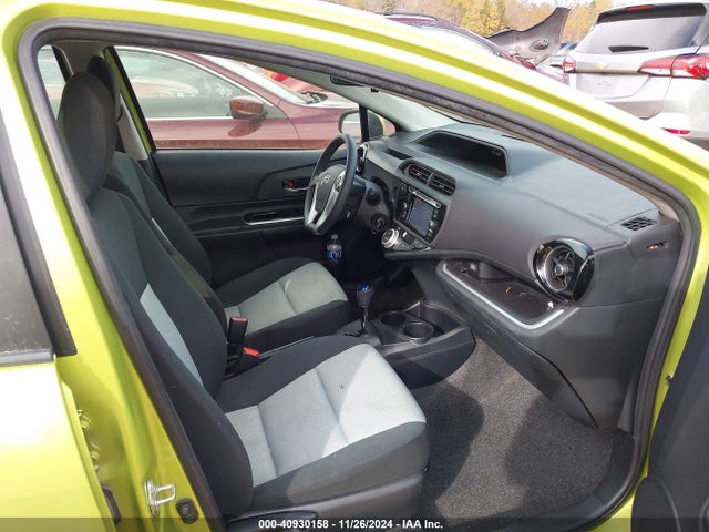 JTDKDTB37G1122395 Toyota Prius C Two