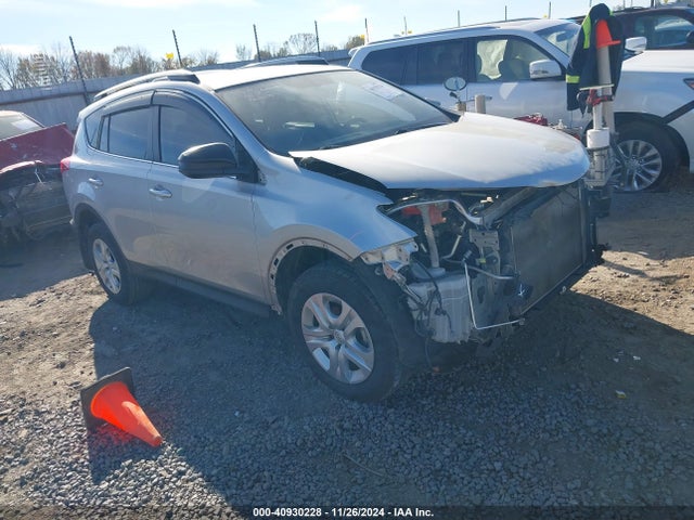 Toyota RAV4 LE 2015 JTMBFREV7FJ043415 Image 1