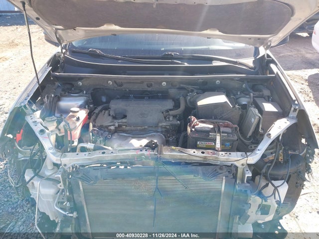 Toyota RAV4 LE 2015 JTMBFREV7FJ043415 Image 10