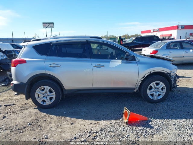 Toyota RAV4 LE 2015 JTMBFREV7FJ043415 Image 14