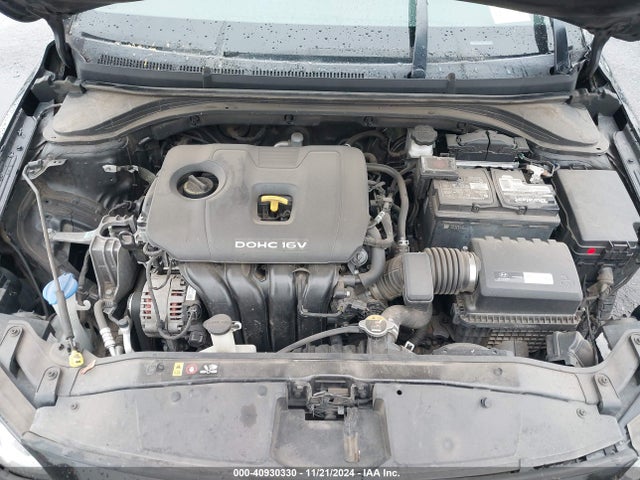 Hyundai Elantra Value Edition 2018 5NPD84LF0JH379619 Image 10