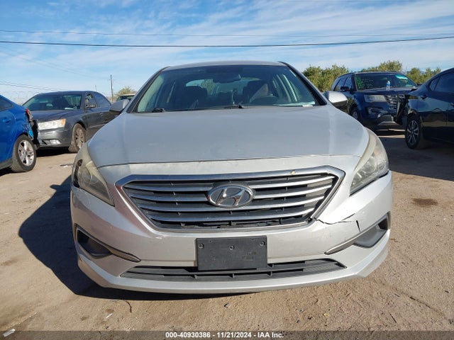 Hyundai SONATA SE 2016 5NPE24AF1GH317048 Image 12