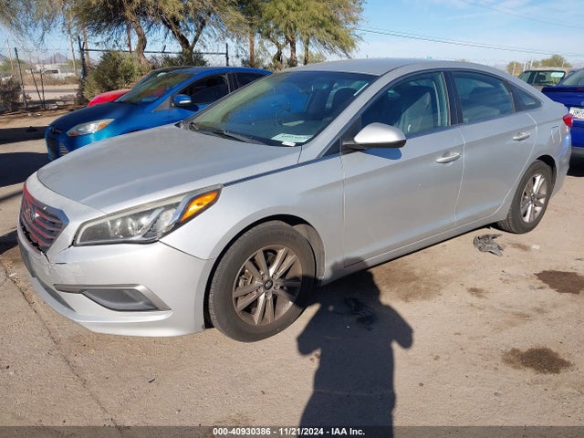Hyundai SONATA SE 2016 5NPE24AF1GH317048 Image 2