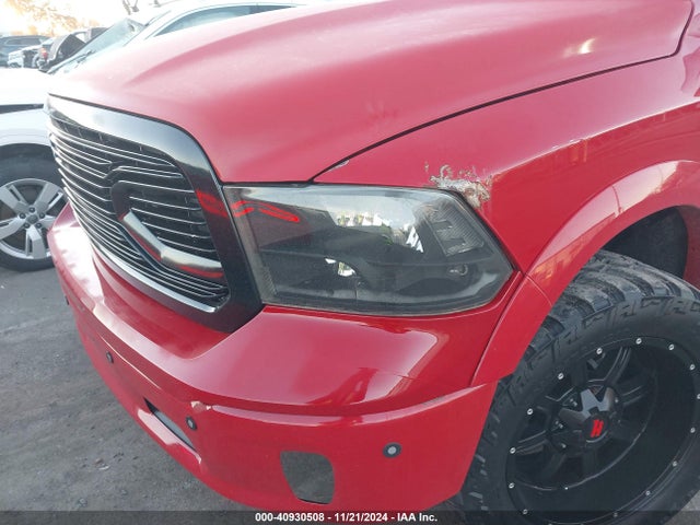 1C6RR7VT1JS250899 RAM 1500 Laramie  4x4 6'4 Box