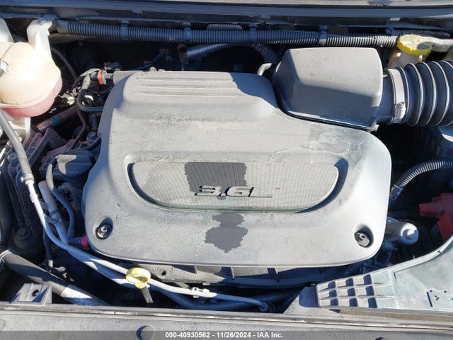 2C4RC1AG0LR281971 Chrysler Voyager L