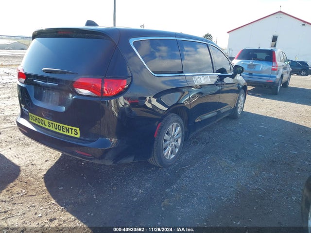 2C4RC1AG0LR281971 Chrysler Voyager L
