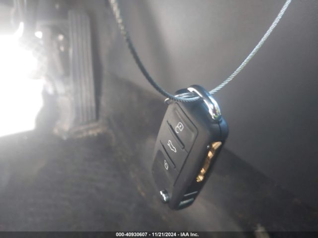 1VWBA7A39JC035981 Volkswagen Passat 2.0t Se