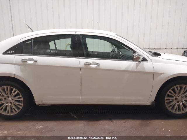 40930682 :رقم المزاد ، 1C3BC2FG1BN505927 vin ، 2011 Chrysler 200 Limited مزاد بيع