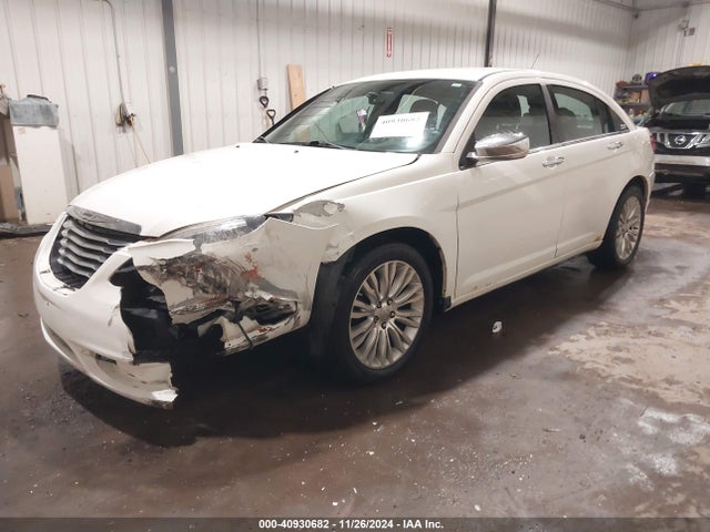 40930682 :رقم المزاد ، 1C3BC2FG1BN505927 vin ، 2011 Chrysler 200 Limited مزاد بيع
