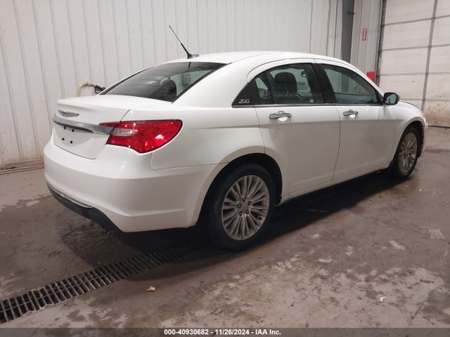 40930682 :رقم المزاد ، 1C3BC2FG1BN505927 vin ، 2011 Chrysler 200 Limited مزاد بيع