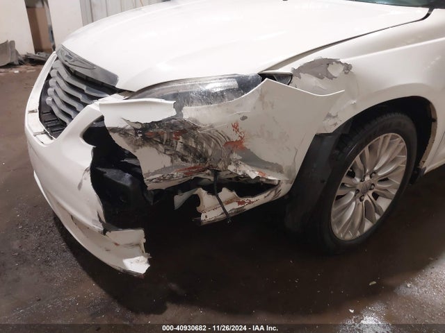 40930682 :رقم المزاد ، 1C3BC2FG1BN505927 vin ، 2011 Chrysler 200 Limited مزاد بيع