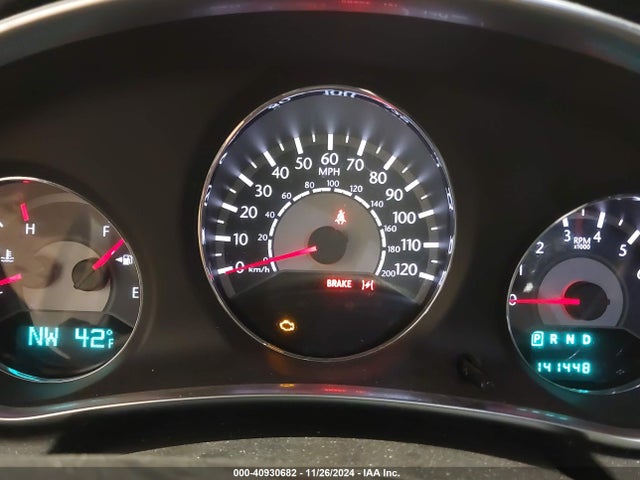 40930682 :رقم المزاد ، 1C3BC2FG1BN505927 vin ، 2011 Chrysler 200 Limited مزاد بيع