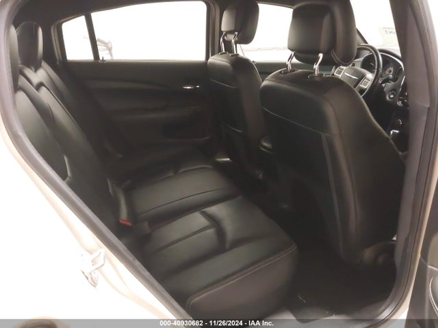 40930682 :رقم المزاد ، 1C3BC2FG1BN505927 vin ، 2011 Chrysler 200 Limited مزاد بيع