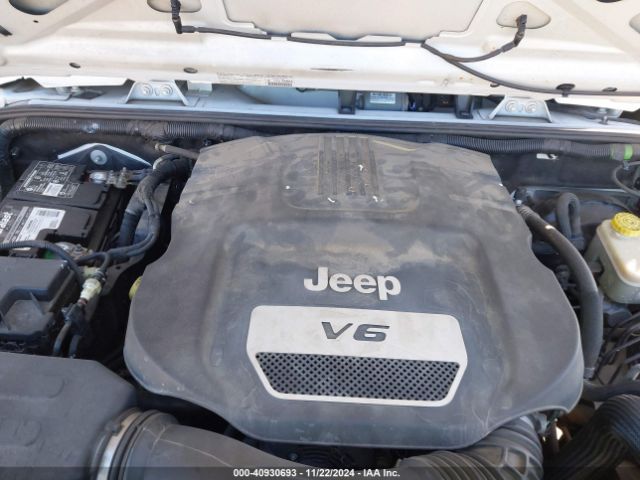 1C4BJWDG3EL295553 Jeep Wrangler Unlimited Sport