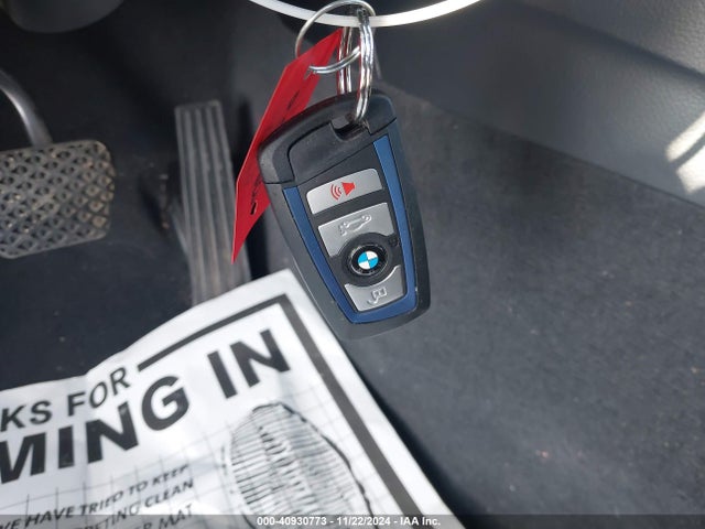 BMW 340i 2016 WBA8B3G50GNT62212 Image 11
