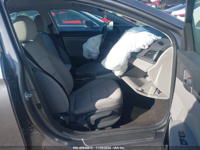 Hyundai Elantra Value Edition 2018 5NPD84LF7JH389290 Image 5