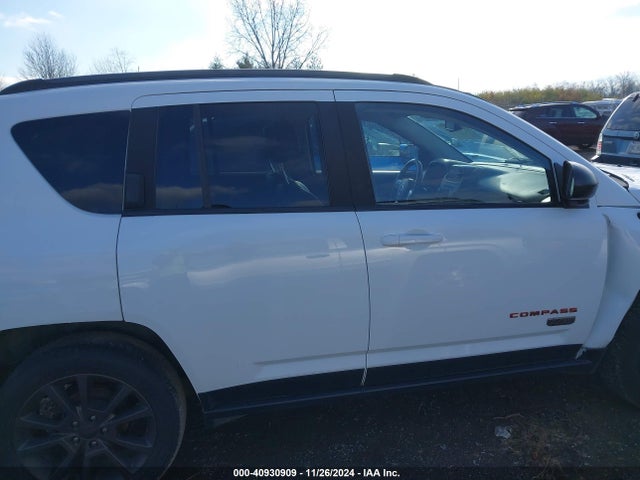 Jeep Compass 75th Anniversary 2016 1C4NJDBB6GD672284 Image 13