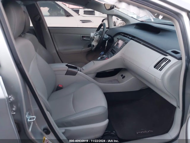 Toyota Prius Five 2014 JTDKN3DU5E0366584 Image 5