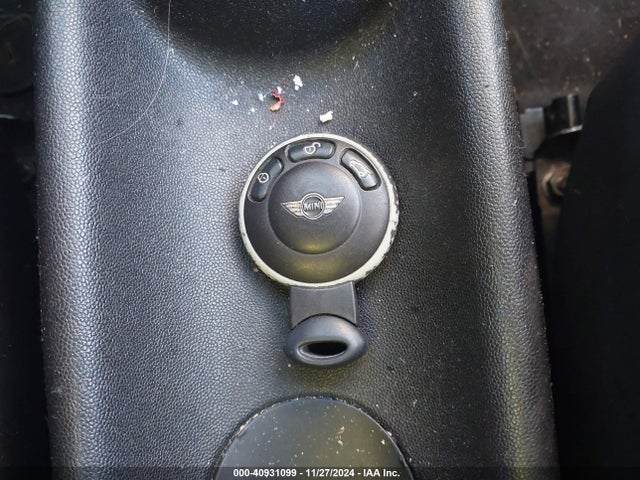 2010 MINI COOPER WMWMF3C52ATU77471 Photo 10