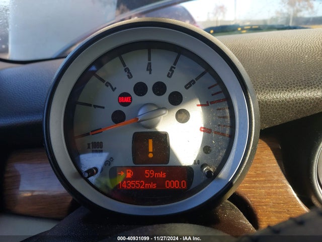 2010 MINI COOPER WMWMF3C52ATU77471 Photo 6