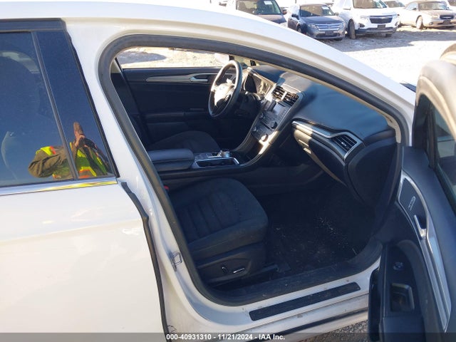 3FA6P0H76HR113539 Ford FUSION SE
