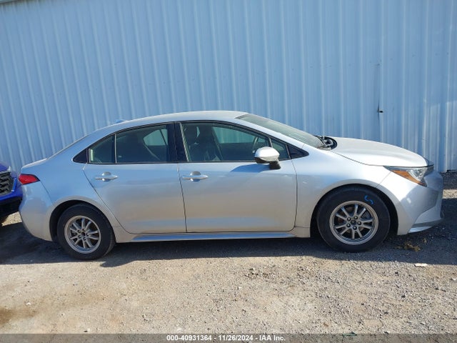 Toyota Corolla Hybrid Le 2022 JTDEAMDE8NJ043485 Image 13
