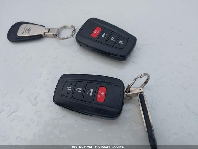 Toyota Corolla Hybrid Le 2021 JTDEAMDE5MJ032944 Image 11