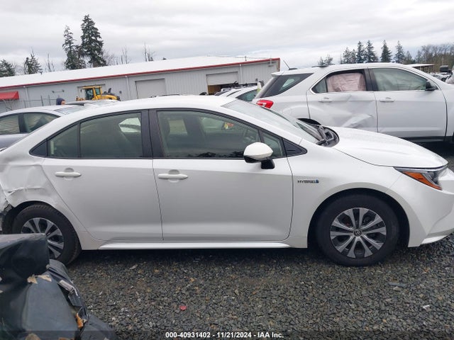 Toyota Corolla Hybrid Le 2021 JTDEAMDE5MJ032944 Image 13