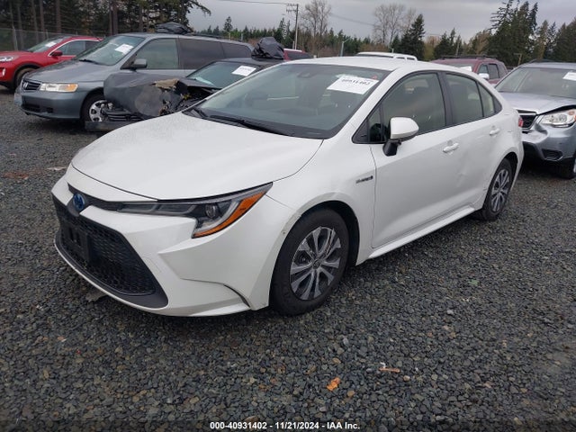 Toyota Corolla Hybrid Le 2021 JTDEAMDE5MJ032944 Image 2