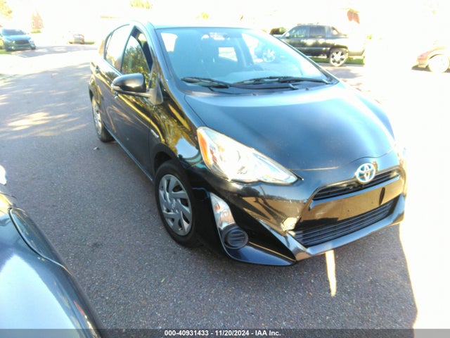 Toyota Prius C Two 2015 JTDKDTB34F1575873 Image 1