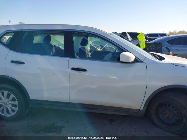 Nissan ROGUE S 2017 KNMAT2MV4HP521870 Image 12