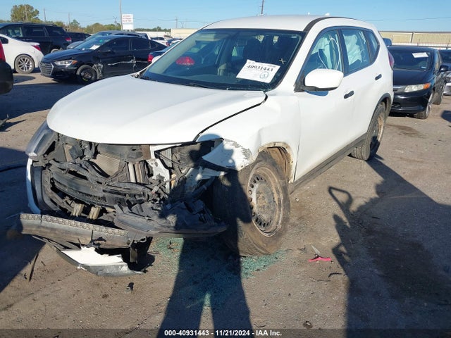 Nissan ROGUE S 2017 KNMAT2MV4HP521870 Image 2