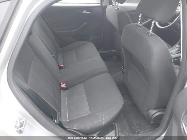 1FADP3K28HL282434 Ford FOCUS SE
