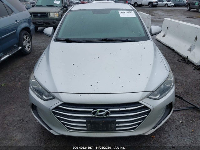 Hyundai ELANTRA SE 2018 5NPD74LF6JH384200 Image 12