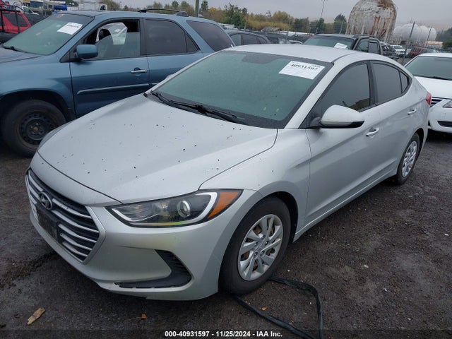 Hyundai ELANTRA SE 2018 5NPD74LF6JH384200 Image 2