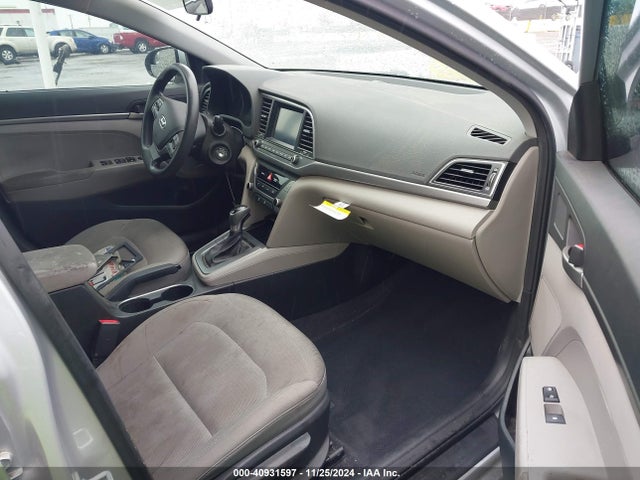 Hyundai ELANTRA SE 2018 5NPD74LF6JH384200 Image 5