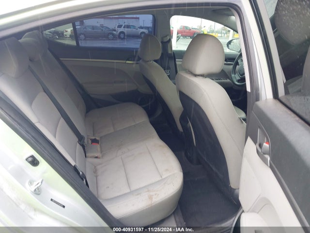 Hyundai ELANTRA SE 2018 5NPD74LF6JH384200 Image 8