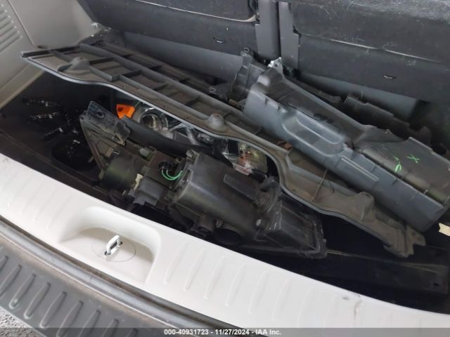 KNDMB5C18J6360533 KIA SEDONA LX