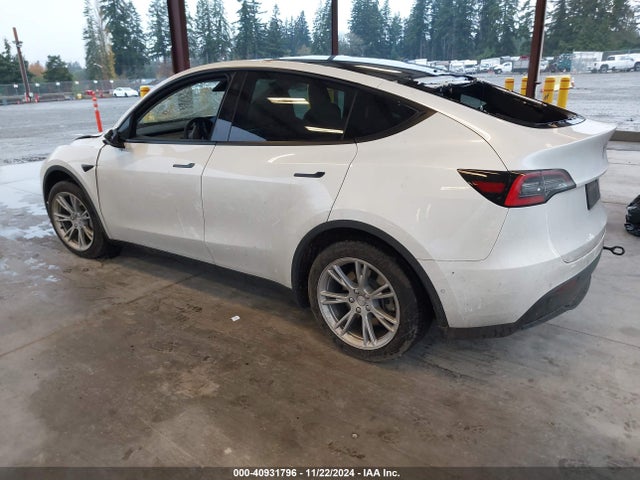 2021 TESLA MODEL Y 5YJYGDEE6MF117891 Photo 2