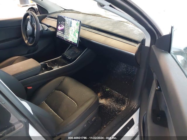 2021 TESLA MODEL Y 5YJYGDEE6MF117891 Photo 4