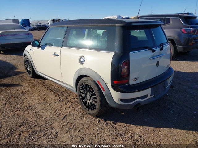 2009 MINI COOPER S CLUBMAN WMWMM33549TP92418 Photo 2