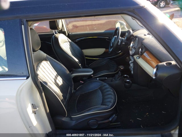 2009 MINI COOPER S CLUBMAN WMWMM33549TP92418 Photo 4