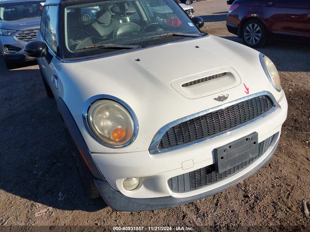 2009 MINI COOPER S CLUBMAN WMWMM33549TP92418 Photo 5