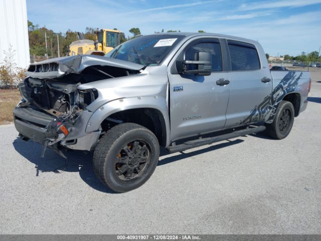 5TFDW5F15FX423041 Toyota Tundra Sr5 5.7l V8
