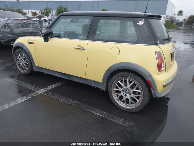 2002 MINI COOPER WMWRC33402TC33425 Photo 2